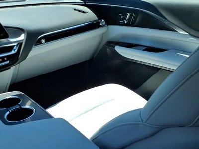 2024 Cadillac LYRIQ Luxury 1