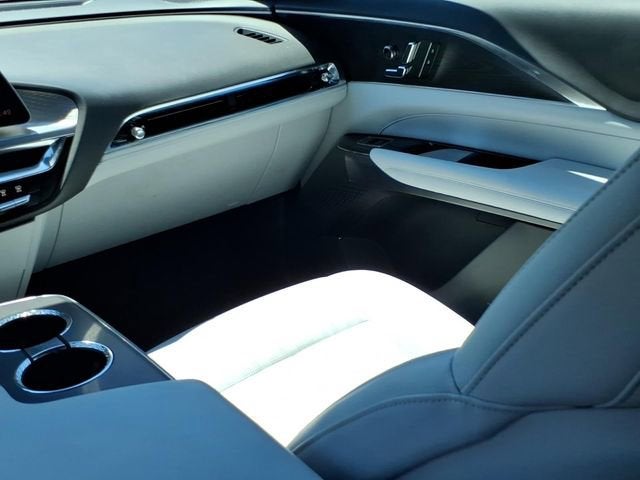 2024 Cadillac LYRIQ Luxury 1
