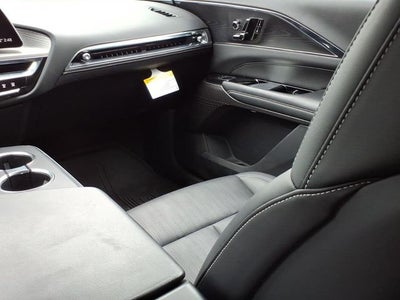 2024 Cadillac LYRIQ Luxury 1