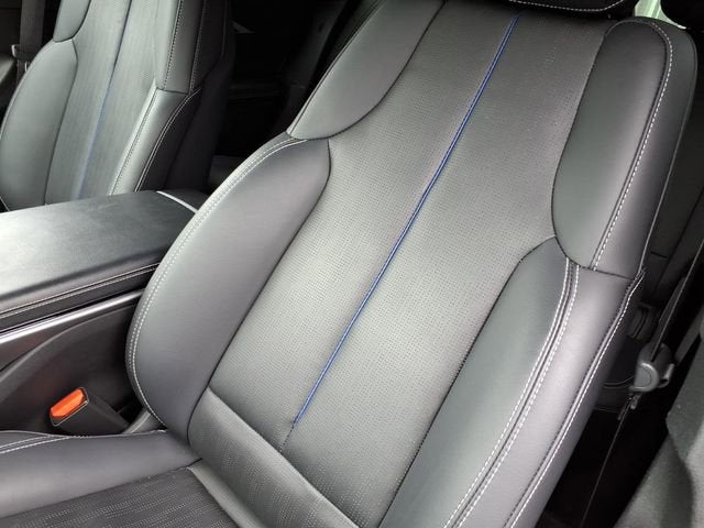 2024 Cadillac LYRIQ Luxury 1