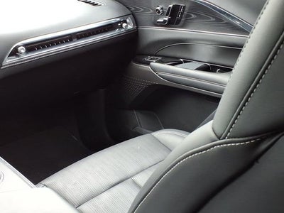2024 Cadillac LYRIQ Luxury 1
