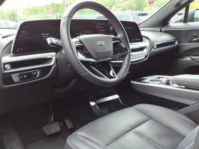 2024 Cadillac LYRIQ Luxury 1