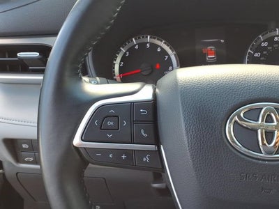 2020 Toyota Highlander LE