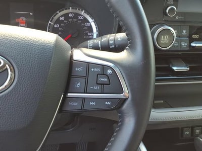 2020 Toyota Highlander LE