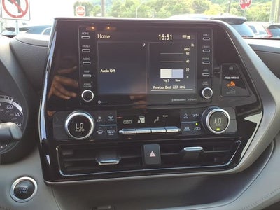 2020 Toyota Highlander LE