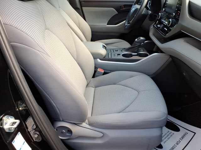 2020 Toyota Highlander LE