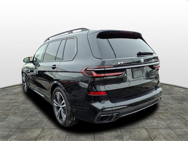 2024 BMW X7 M60i