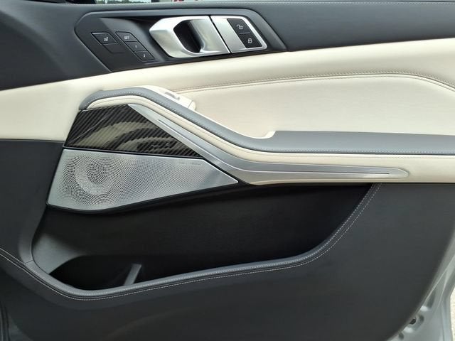2024 BMW X7 M60i
