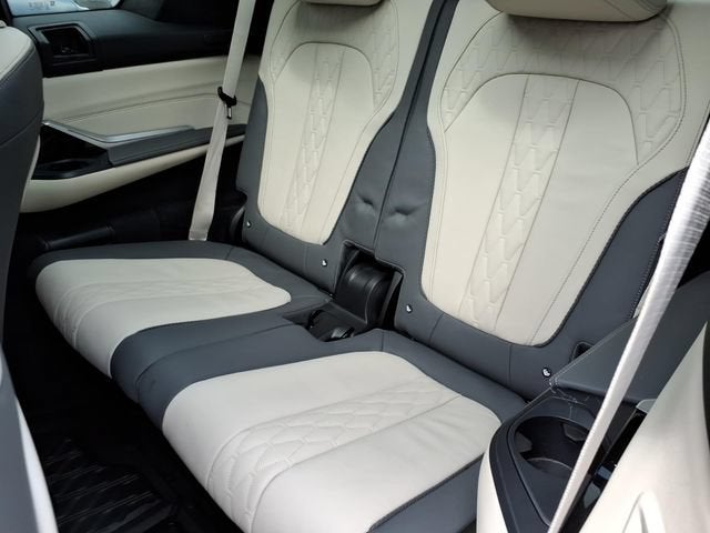 2024 BMW X7 M60i