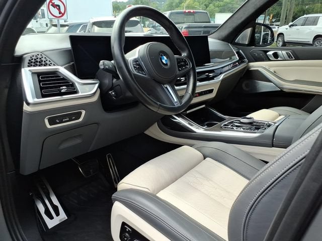 2024 BMW X7 M60i