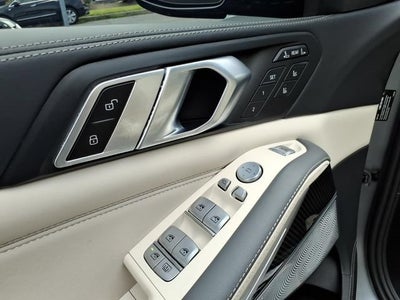 2024 BMW X7 M60i