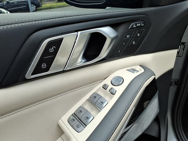2024 BMW X7 M60i