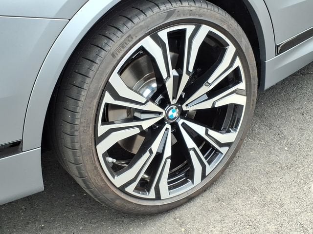 2024 BMW X7 M60i
