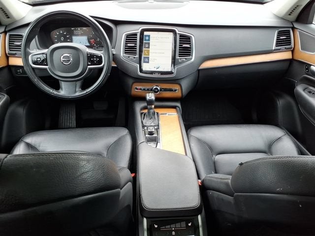 2022 Volvo XC90 Momentum